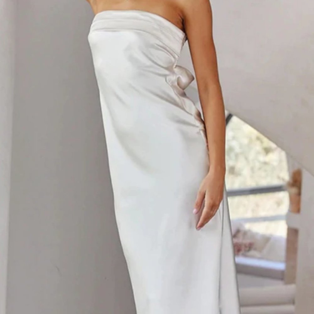 NWT Bella Dress Size Small